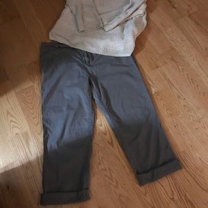 Monroe & Main Capris